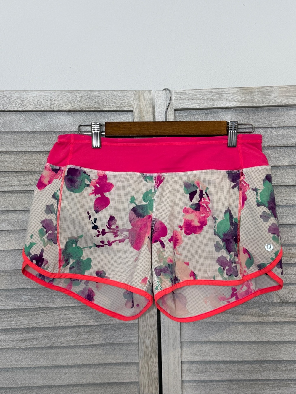 Lululemon Turbo Blurred Blossom Running Shorts Women’s Size 6
